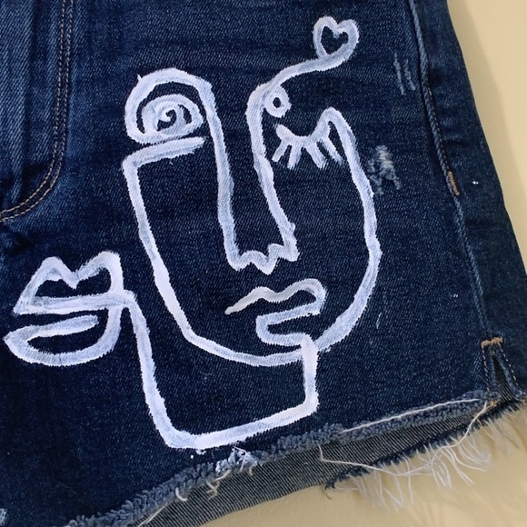 Paige | Custom Margot Jean Mom Painted Denim Artsy Face Distressed Art Shorts 25 - Picture 3 of 17